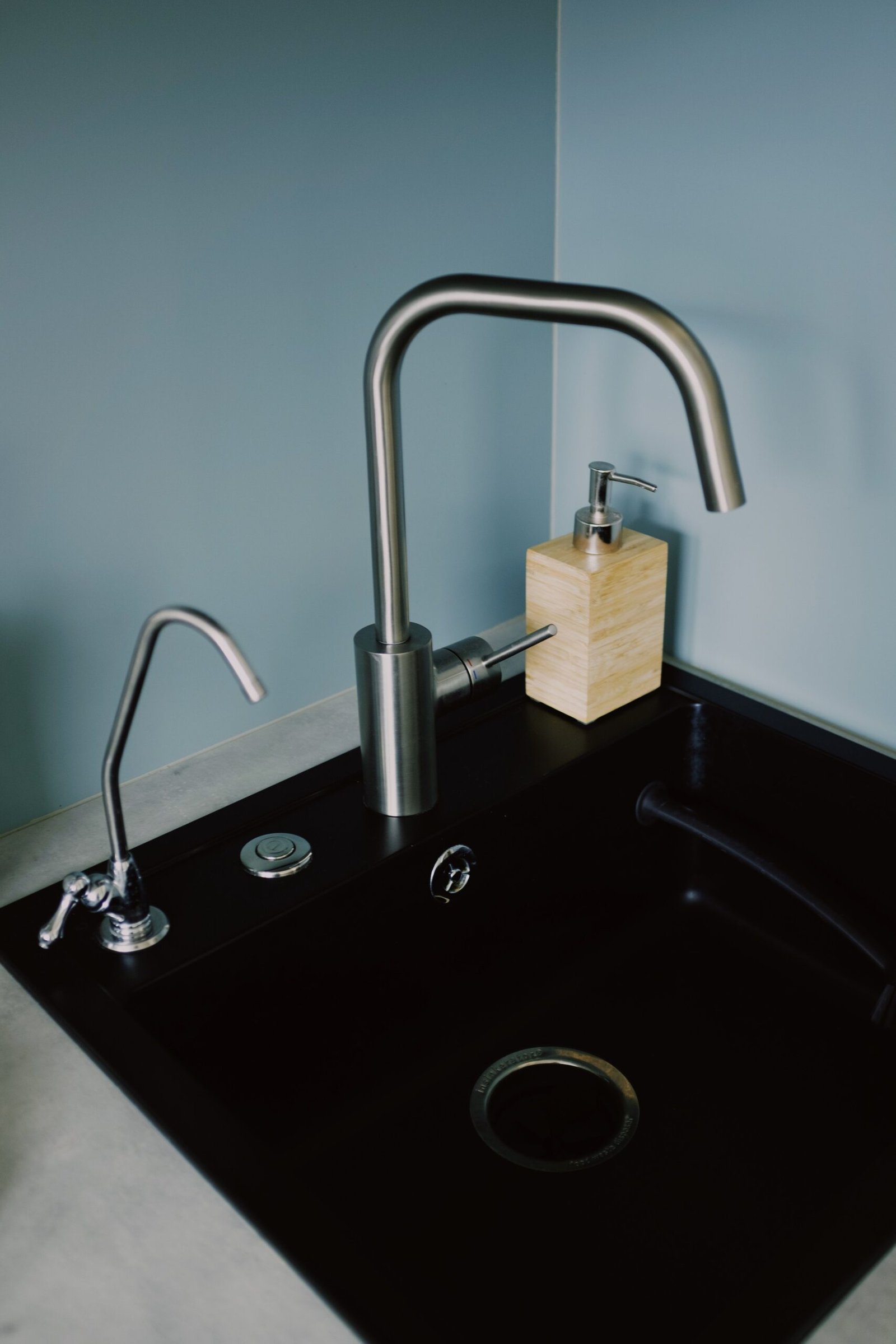 How to Fix a Dripping Tap (UK Step by Step Guide)